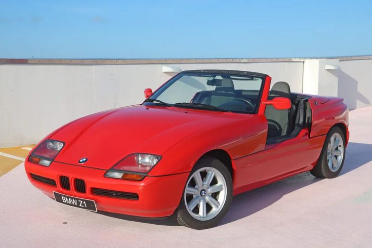 Unveiling the Extraordinary: Exploring the Distinctive Design and Legacy of the BMW Z1